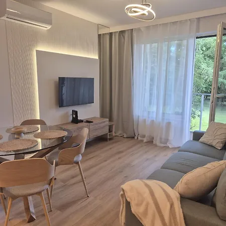 Sea & Pines Sobieszewo شقة غدانسك